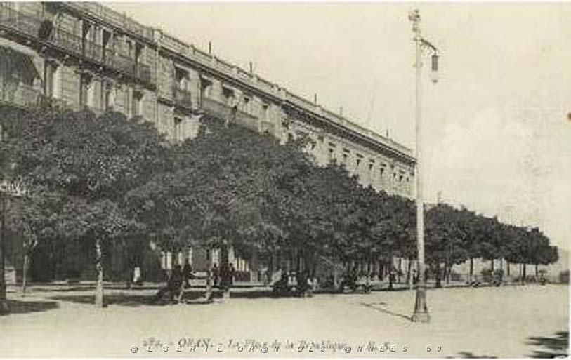 MH n- 11- Place de la republique.jpg